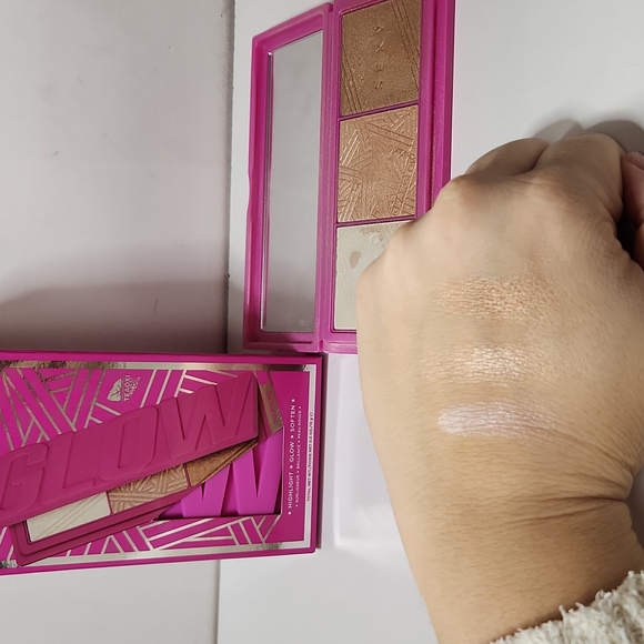 Glamglow glowpowder - Picture 3 of 3